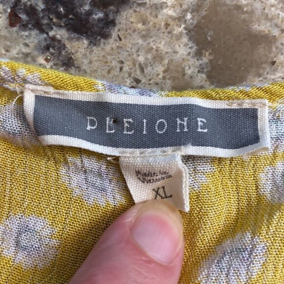 Pleuron’s Woman’s Peplum Blouse  - Picture 2 of 4